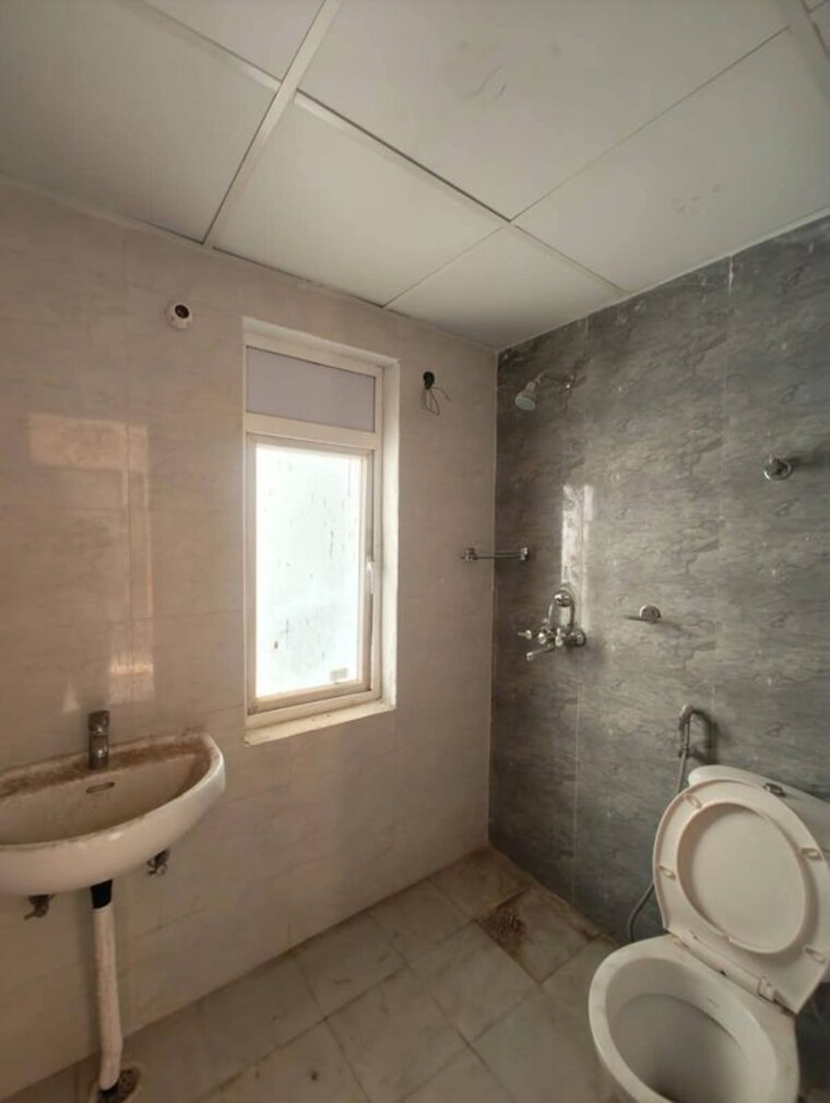 Bathroom, amrapali-terrace-homes 3 Bedroom 1185 Sq.Ft. Apartment In Tech Zone 4 Greater Noida Greater Noida 10739758