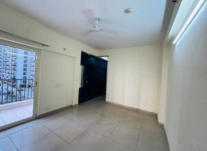 Room in 3 BHK Apartment at Amrapali Terrace Homes, Tech Zone 4 Greater Noida – for Rent