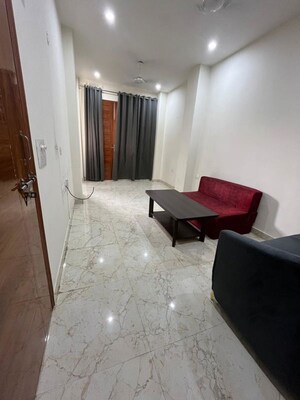 Living Room in 1 BHK Builder Floor at Sector 52 – for Rent