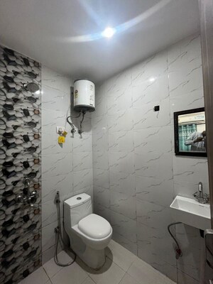 Bathroom in 1 BHK Builder Floor at Sector 52 – for Rent