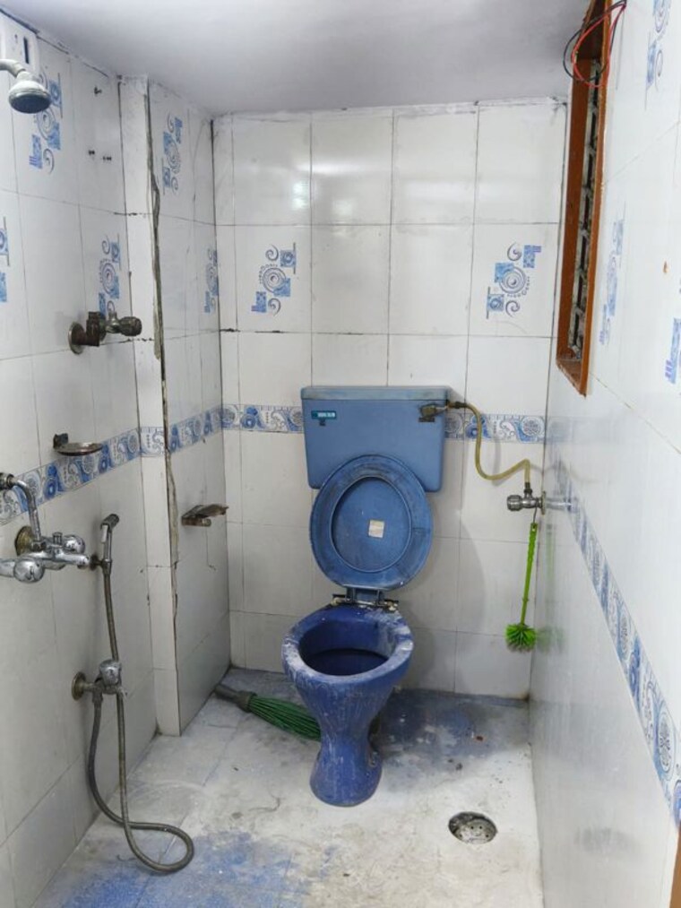 Bathroom, jay-surabhi-aparment 2 Bedroom 810 Sq.Ft. Apartment In Kanakia Road Thane 10739827