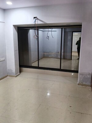 Room in 2 BHK Apartment at Jay Surabhi Aparment, Kanakia Road – for Rent