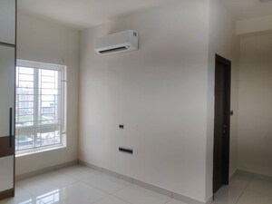 Room in 4 BHK Apartment at Sumadhura Olumpus, Financial District – for Rent