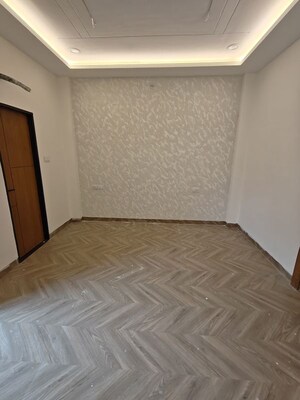 Bedroom in 3.5 BHK Independent House at Mangaliya Sadak – for Sale