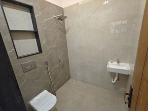 Bathroom in 3.5 BHK Independent House at Mangaliya Sadak – for Sale