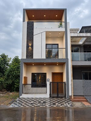 3.5 BHK Independent House For Sale in Mangaliya Sadak