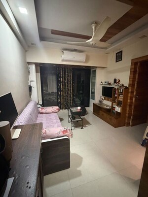 Team Area in 1 BHK Apartment at Spring Grove Uno Society, Kandivali East – for Rent