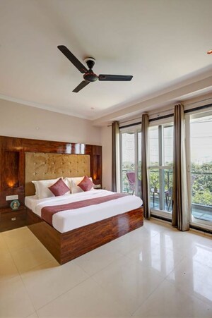Bedroom in  Pg at Sector 52 – for Rent