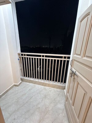 Balcony in 1 RK Builder Floor at Sector 52 – for Rent