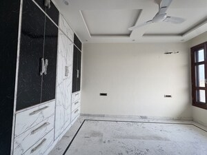 4 BHK Builder Floor For Rent in Sector 27