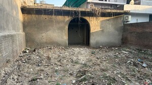 1 BHK Independent House For Sale in Sector 11