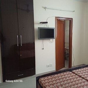 Furnished Amenities in 2 BHK Apartment at Penta Homes, Vip Road – for Rent