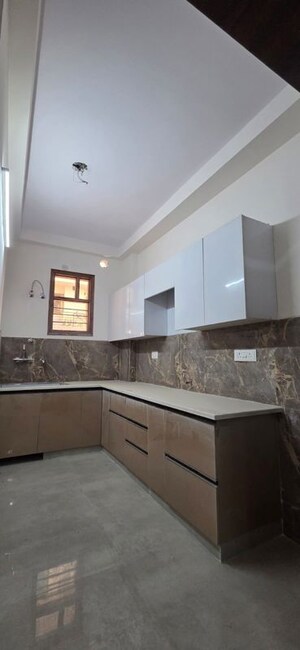 Kitchen in 3 BHK Builder Floor at RPS Palm Drive, Sector 88 – for Sale