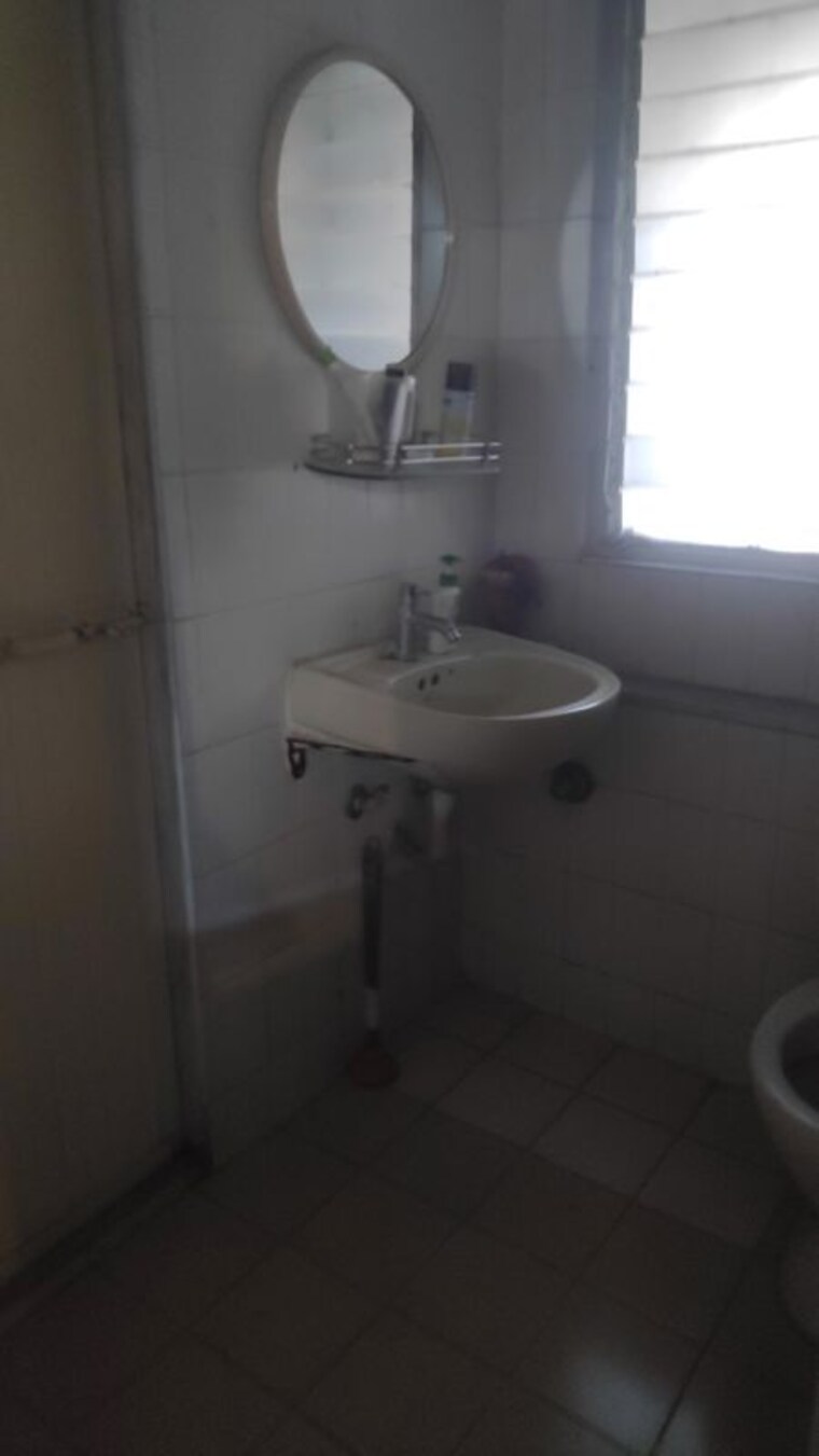 Bathroom, hiranandani-garden-eden-iii 3 Bedroom 1455 Sq.Ft. Apartment In Powai Mumbai 10739965