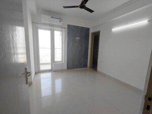 Room in 2 BHK Apartment at Pareena Micasa, Sector 68 – for Sale