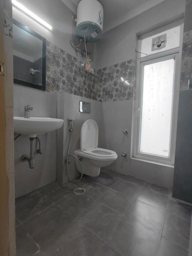 Bathroom, pareena-micasa 2 Bedroom 865 Sq.Ft. Apartment In Sector 68 Gurgaon 10739969
