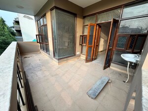 Living Room in 3 BHK Builder Floor at Sector 45 – for Rent