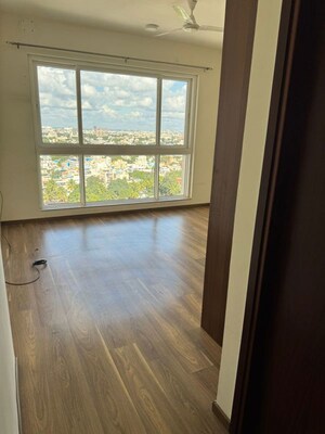 Room in 3 BHK Apartment at Prestige Deja Vu, Pulikeshi Nagar – for Rent
