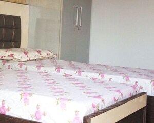 Bedroom in 1 RK Independent House at Sector 14 – for Rent