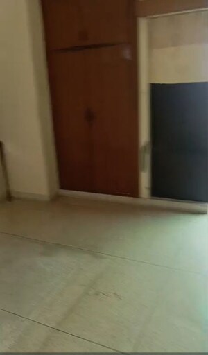 Room in 3 BHK Apartment at Sector 10 Dwarka – for Rent