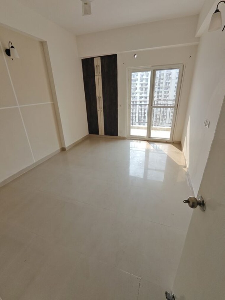 Room, mahagun-moderne 3 Bedroom 1550 Sq.Ft. Apartment In Sector 78 Noida 10740030
