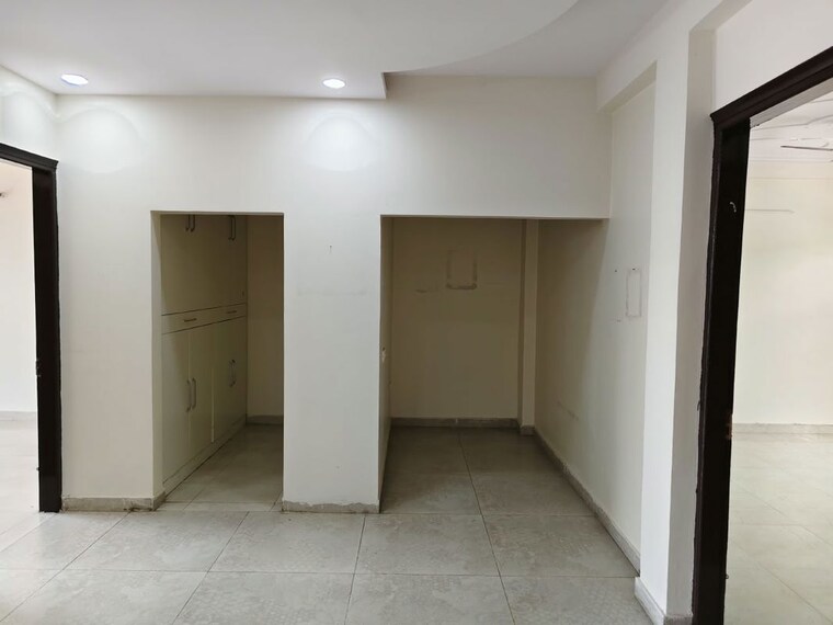 Other, sector 9a 3 Bedroom 342 Sq.Yd. Builder Floor In Sector 9a Gurgaon 10740025