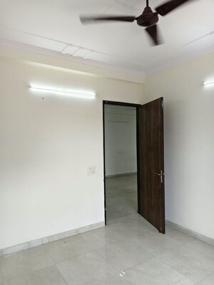 3 BHK Builder Floor For Rent in Sector 9a