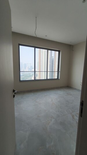 Room in 3 BHK Apartment at Nahar Excalibur, Mahalaxmi – for Rent