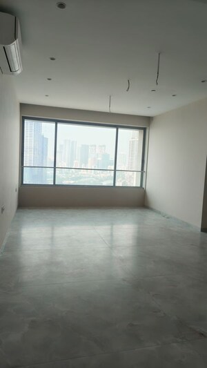 Room in 3 BHK Apartment at Nahar Excalibur, Mahalaxmi – for Rent