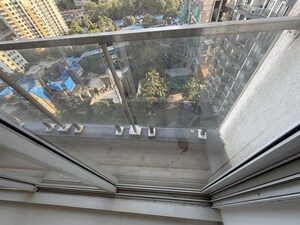Furnished Amenities in 2 BHK Apartment at Soham Crystal Spires, Thane West – for Rent