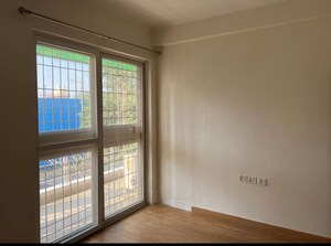 Room in 4 BHK Apartment at Bestech Park View Spa, Sector 47 – for Rent