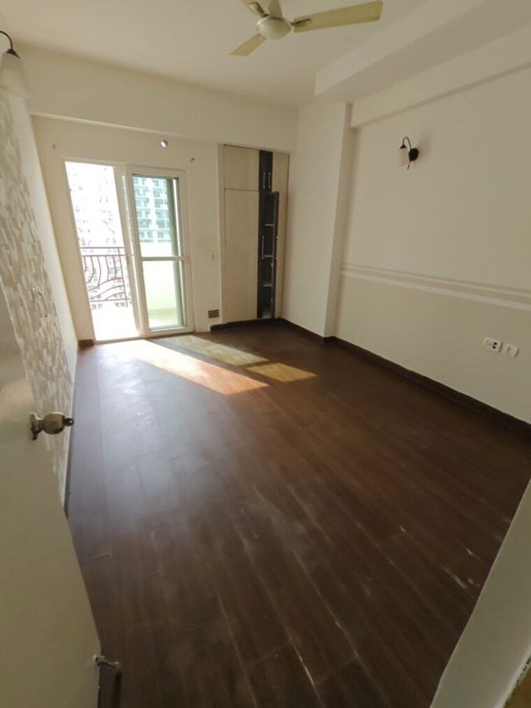 Room, mahagun-moderne 2.5 Bedroom 1250 Sq.Ft. Apartment In Sector 78 Noida 10740056
