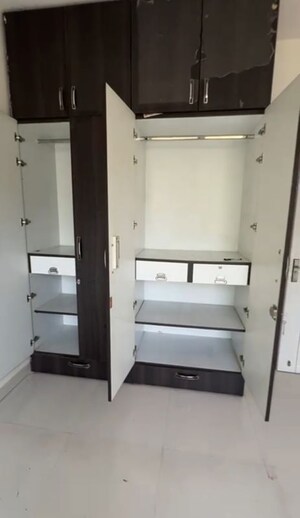 Furnished Amenities in 3 BHK Apartment at BPTP Astaire Gardens, Sector 70a – for Rent
