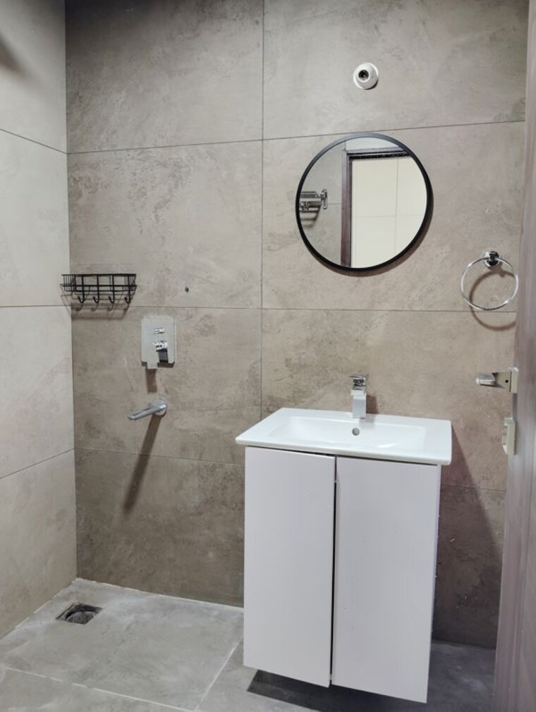 Bathroom, hallmark-treasor 3 Bedroom 1765 Sq.Ft. Apartment In Narsingi Hyderabad 10740076