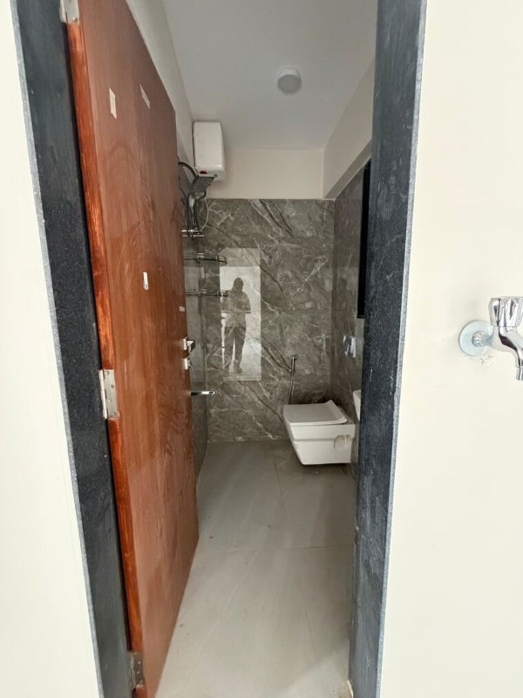 Bathroom, dadar west 2 Bedroom 680 Sq.Ft. Apartment In Dadar West Mumbai 10740094
