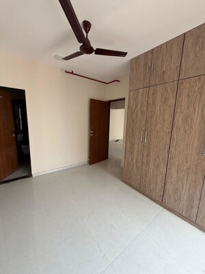 Room in 2 BHK Apartment at Dadar West – for Rent
