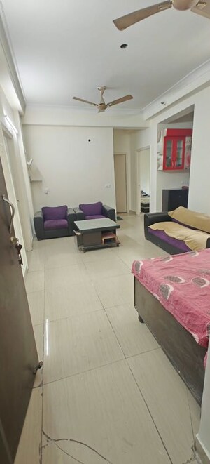 Team Area in 2 BHK Apartment at AIG Park Avenue, Sector 4 Greater Noida – for Rent