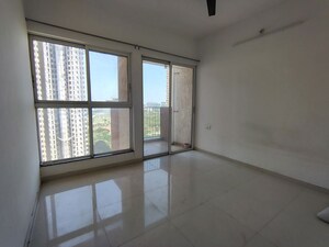 Room in 3 BHK Apartment at Godrej Boulevard, Manjari – for Rent