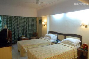 1 RK Independent House For Rent in Sector 14
