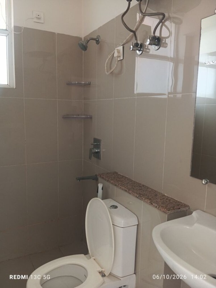 Bathroom, emaar-emerald-estate 2.5 Bedroom 1000 Sq.Ft. Apartment In Sector 65 Gurgaon 10740169