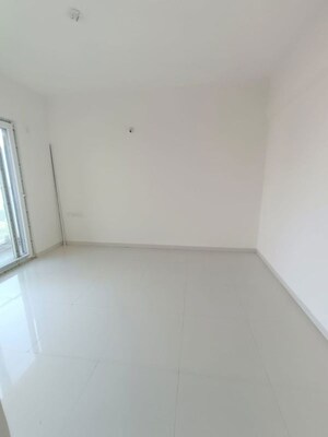 Room in 2 BHK Apartment at MSR Seasons, Chinchwad – for Rent