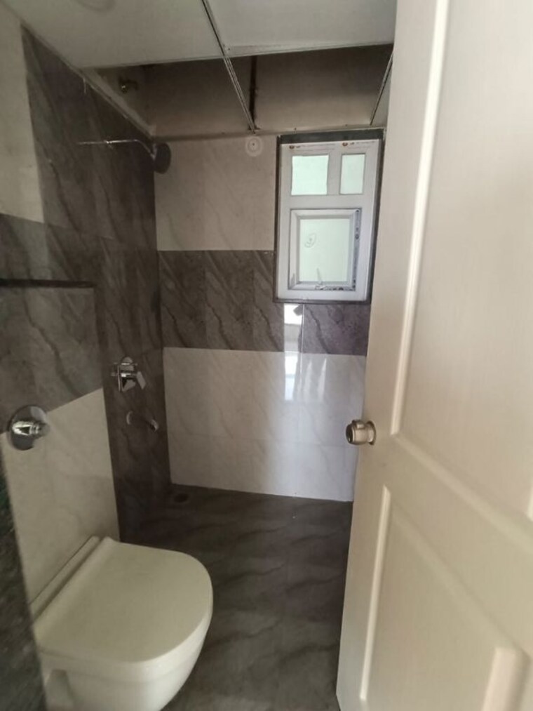 Bathroom, msr-seasons 2 Bedroom 661 Sq.Ft. Apartment In Chinchwad Pune 10740173