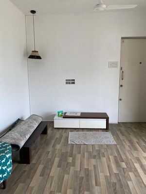 Furnished Amenities in 2 BHK Apartment at Hashu Niwas, Bandra West – for Rent