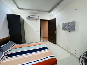 1 RK Independent House For Rent in Sector 14