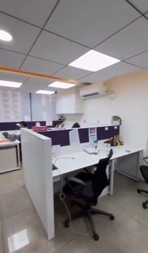  Office Space For Rent in Vastrapur