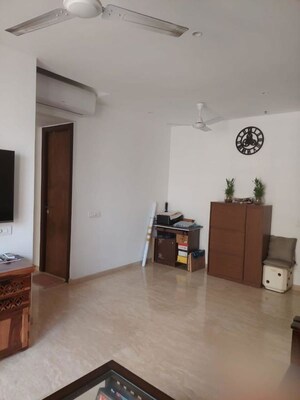 Room in 2 BHK Apartment at Hiranandani Castle Rock, Powai – for Sale