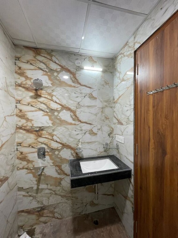 Bathroom, sector 14 1 RK 380 Sq.Ft. Independent House In Sector 14 Gurgaon 10740237