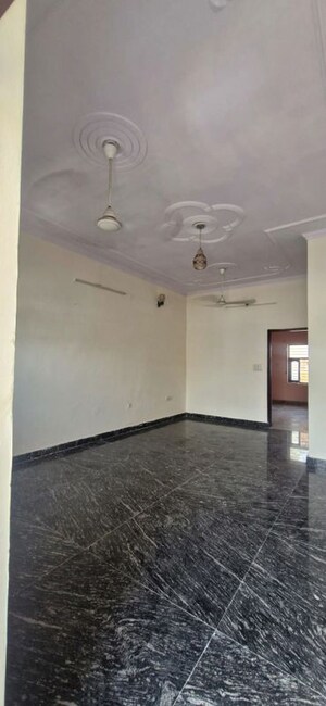 2 BHK Independent House For Rent in Sector 7