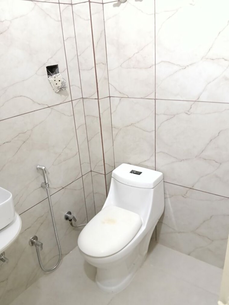 Bathroom, vasundhara sector 1 3 Bedroom 1100 Sq.Ft. Builder Floor In Vasundhara Sector 1 Ghaziabad 10740250