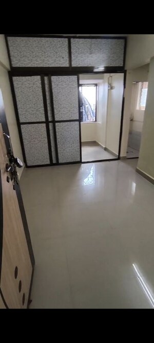 Room in 1 BHK Apartment at Aparna  Juhu, Juhu – for Rent